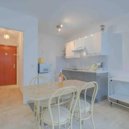 Apartment Studio Eloise Boulouris Centre Gare Et A Pieds Saint-Raphael (Var)